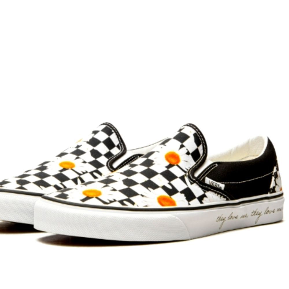 Vans‎ Classic Slip-On Live Me, Love Me Not Shoe